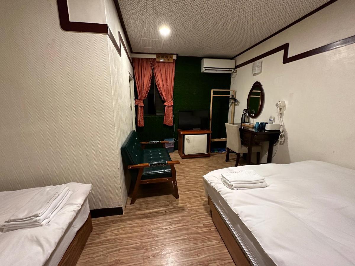 Ming Ren Hotspring Hotel 자오시 외부 사진